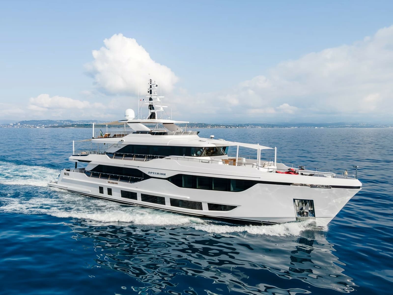 2024 Gulf Craft Majesty 120 - Photo 1