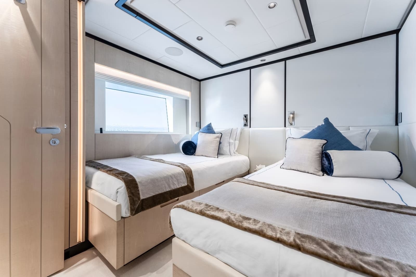2024 Gulf Craft Majesty 120 - Photo 20