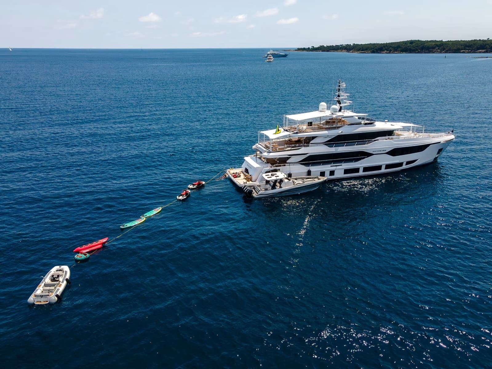 2024 Gulf Craft Majesty 120 - Photo 31