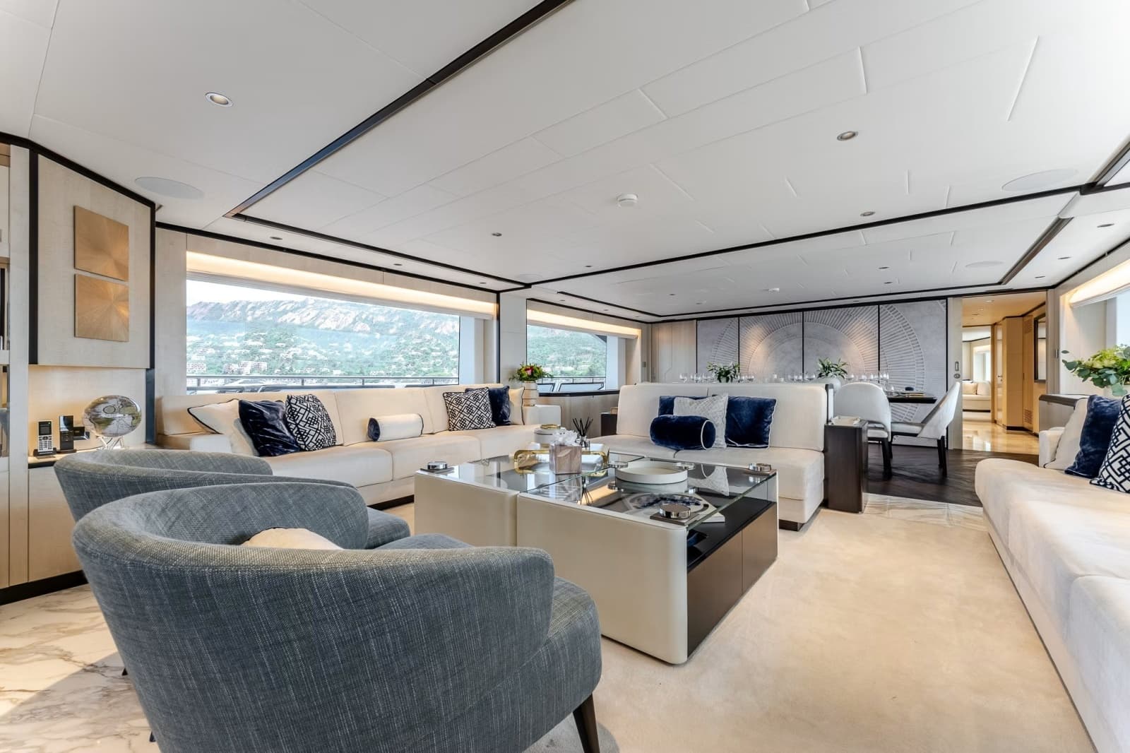 2024 Gulf Craft Majesty 120 - Photo 5