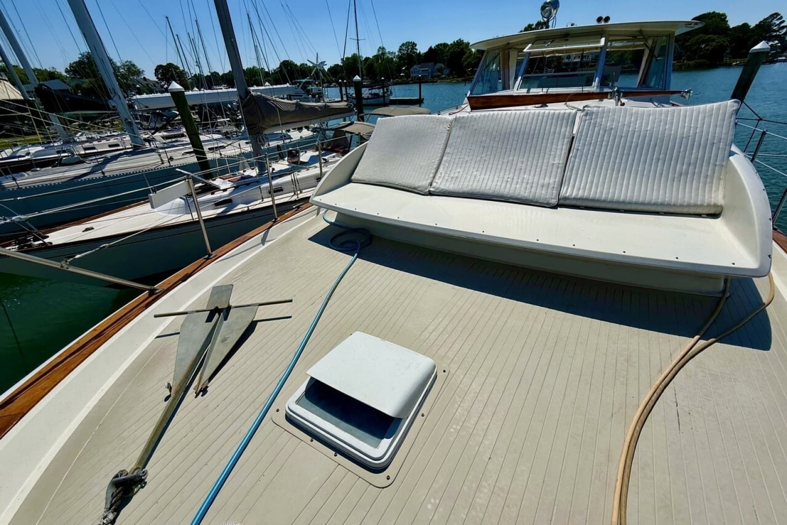 1967 Chris-Craft 47 Commander - Photo 10