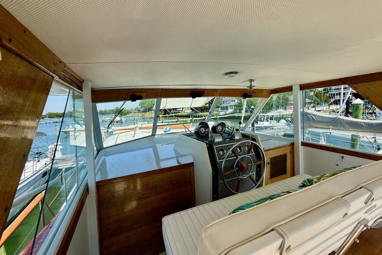 1967 Chris-Craft 47 Commander - Photo 14