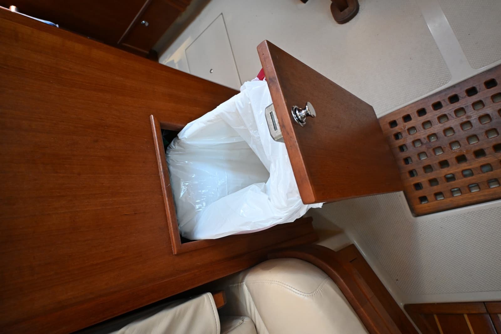 2002 Island Packet 350 - Photo 24