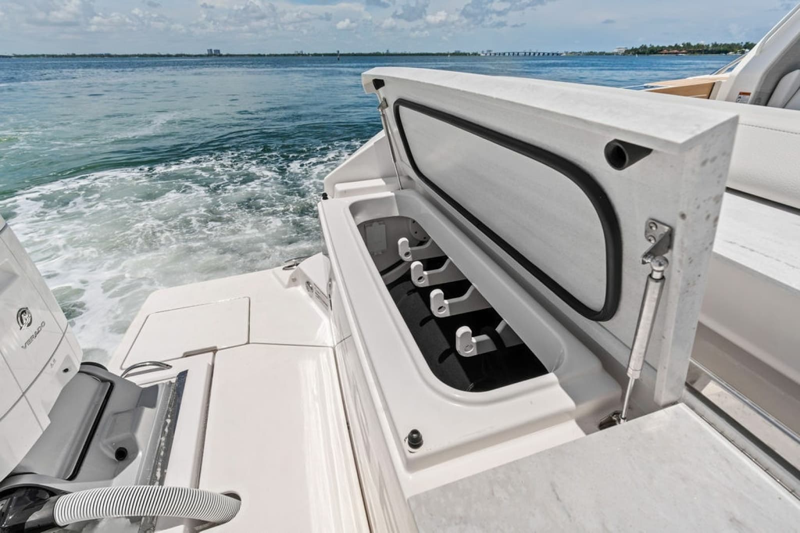 2024 Tiara Yachts 48 LE - Photo 26