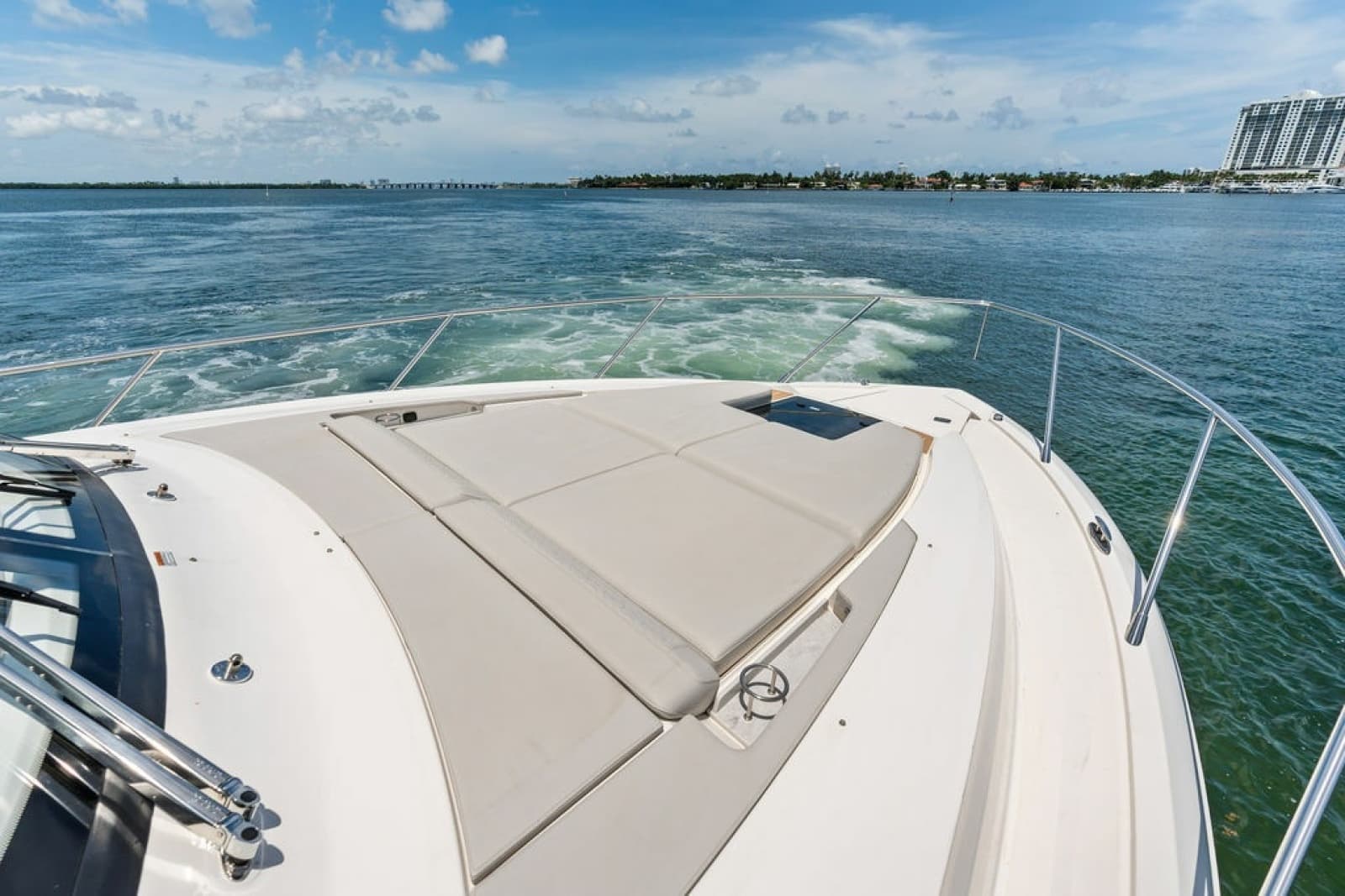 2024 Tiara Yachts 48 LE - Photo 20