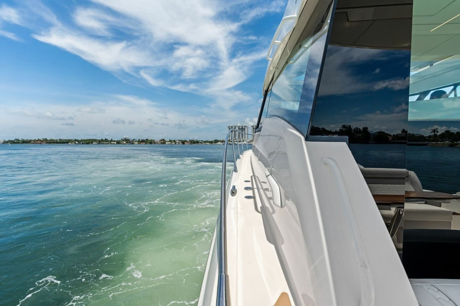 2024 Tiara Yachts 48 LE - Photo 22