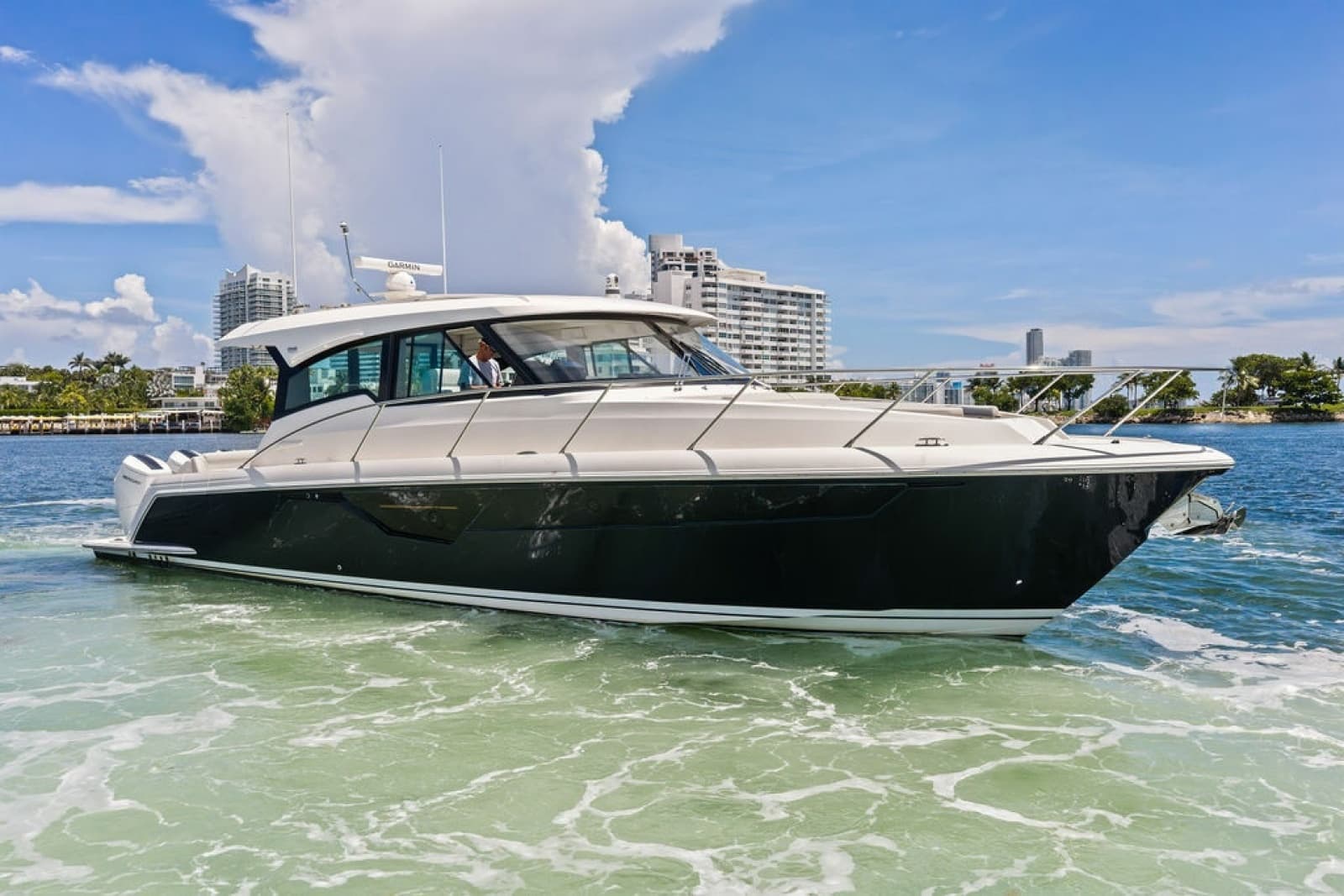 2024 Tiara Yachts 48 LE - Photo 7