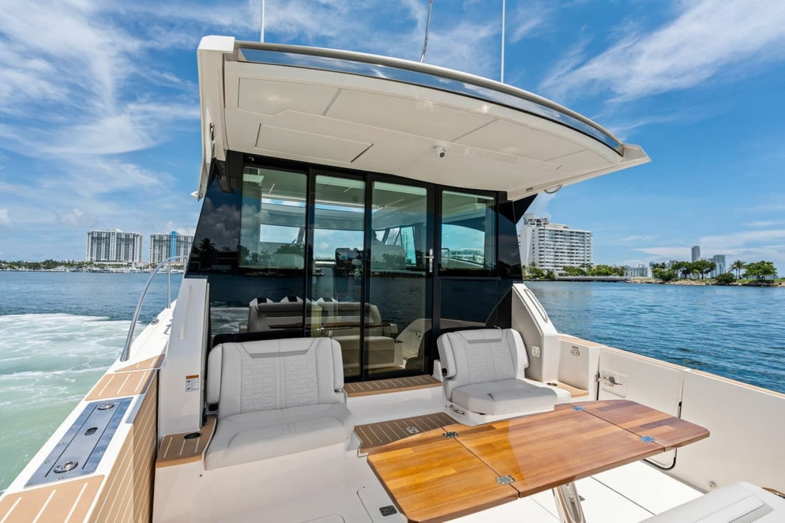 2024 Tiara Yachts 48 LE - Photo 32