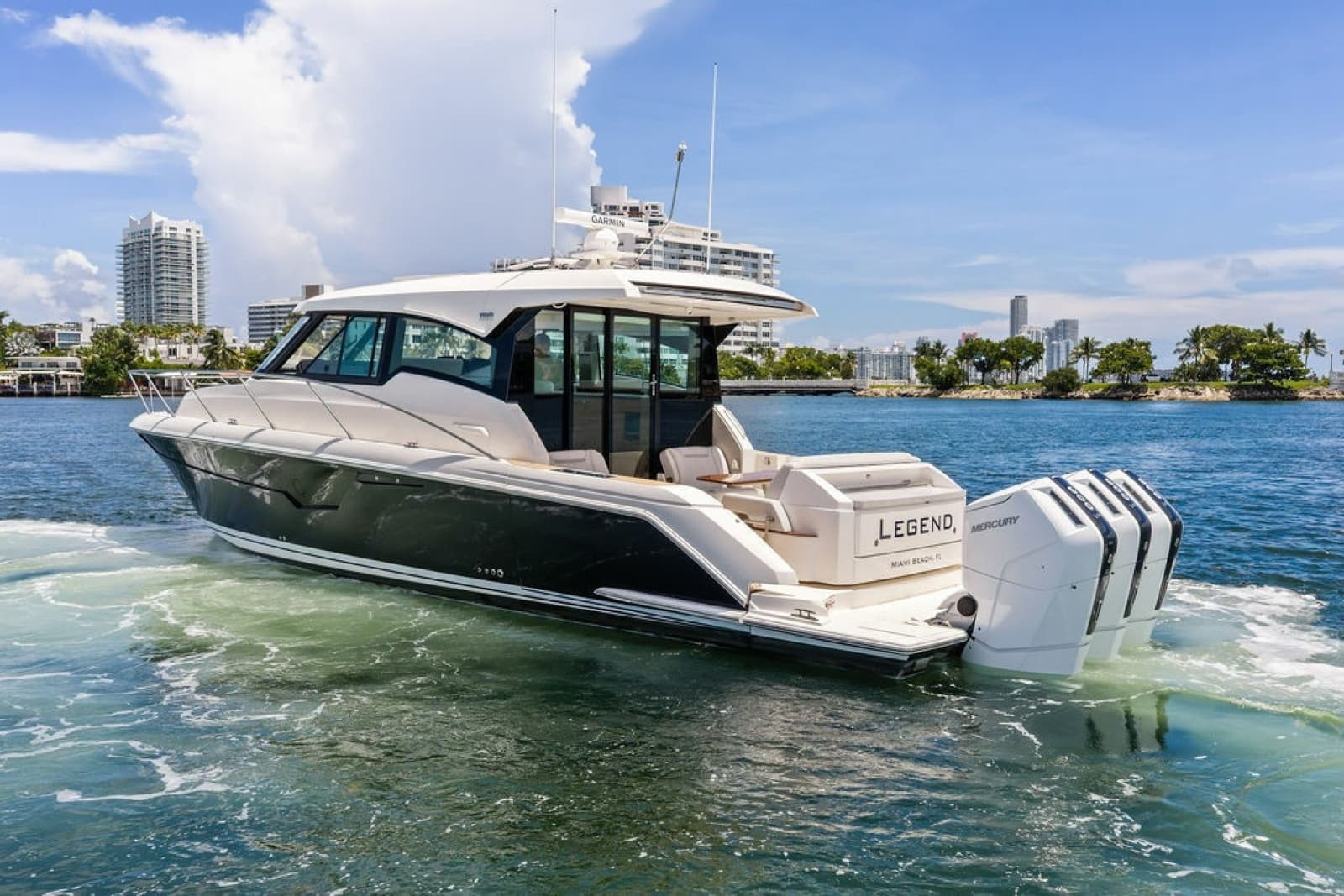 2024 Tiara Yachts 48 LE - Photo 2