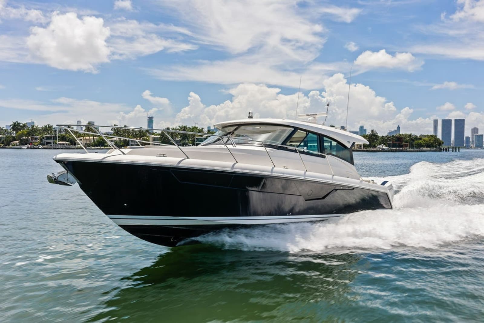 2024 Tiara Yachts 48 LE - Photo 12