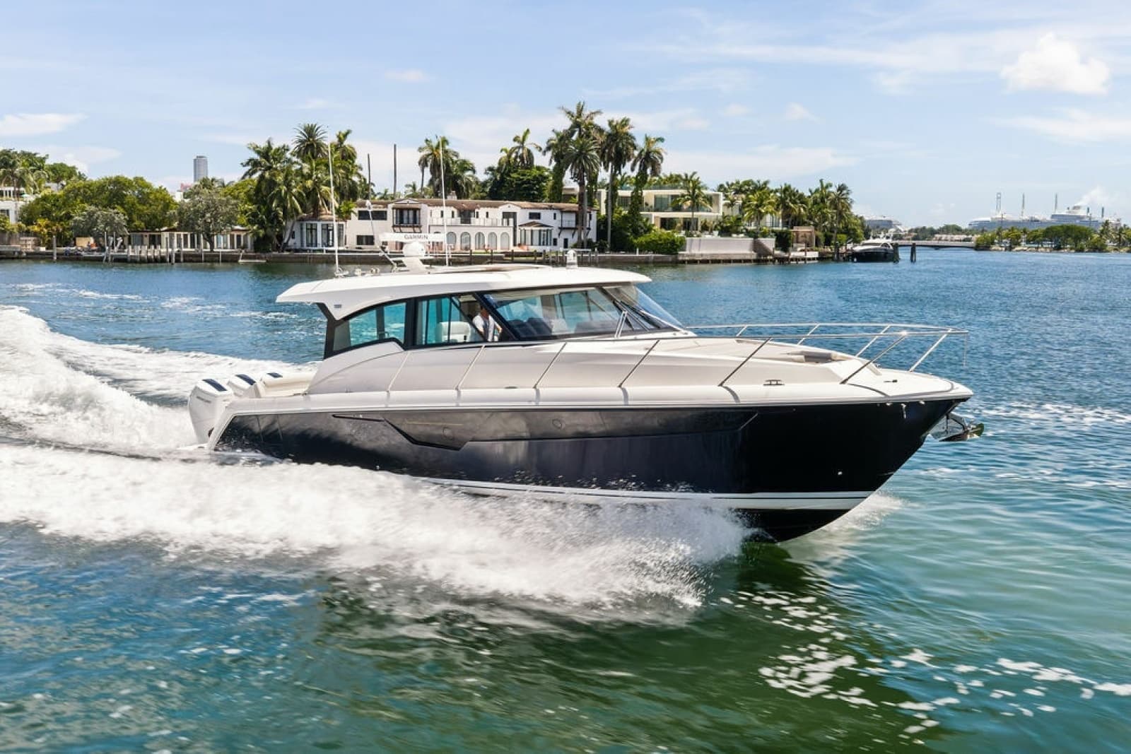 2024 Tiara Yachts 48 LE - Photo 4