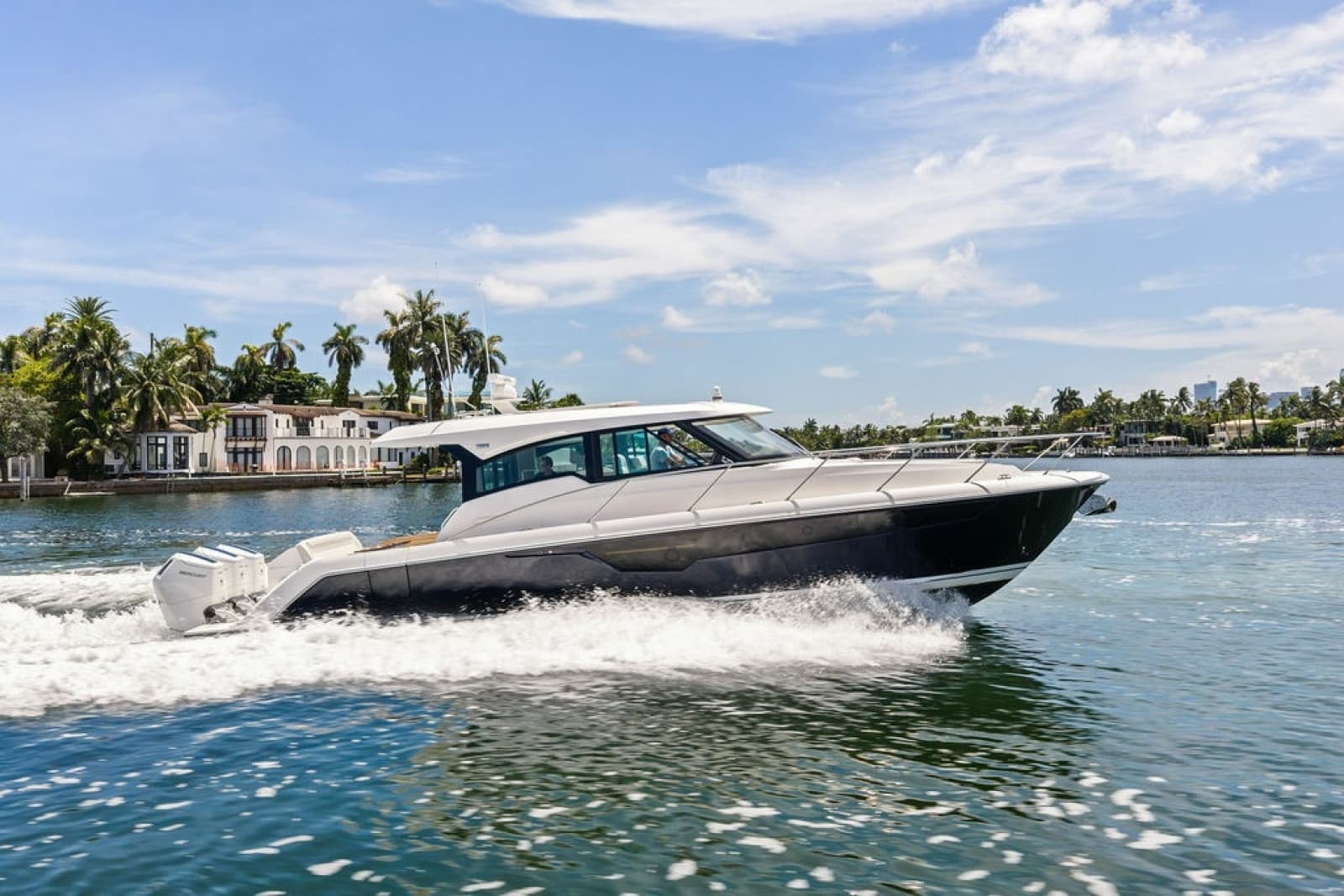 2024 Tiara Yachts 48 LE - Photo 9