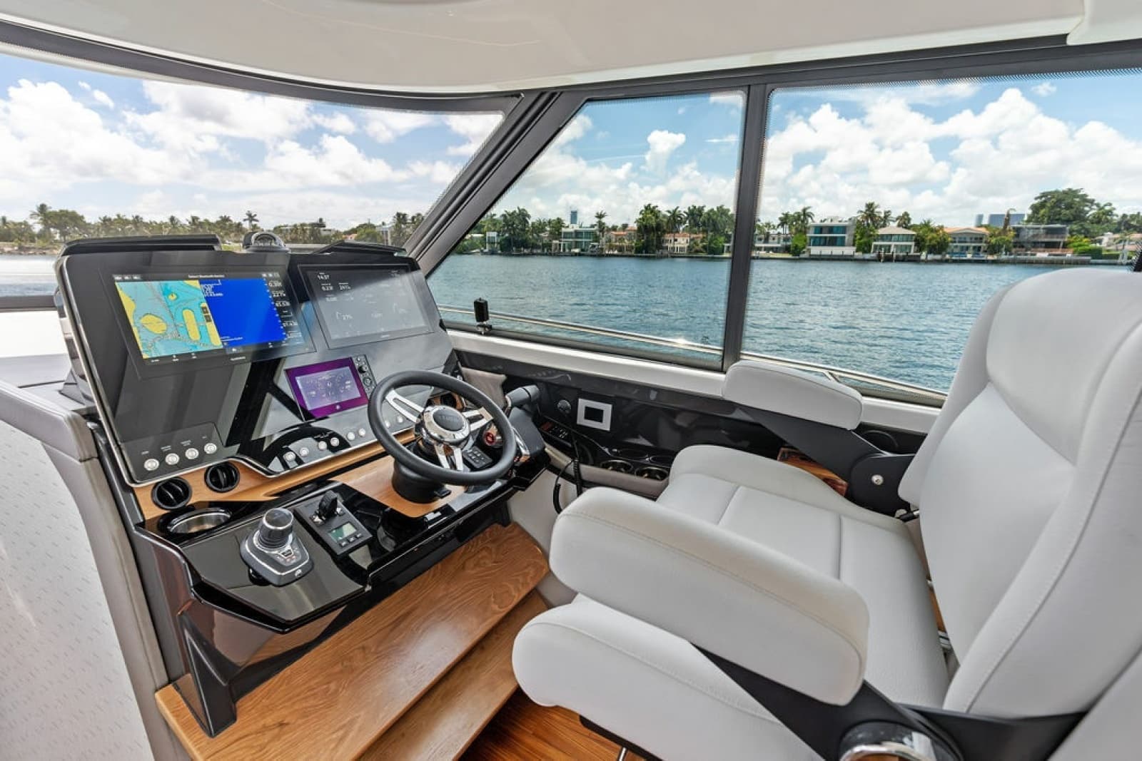 2024 Tiara Yachts 48 LE - Photo 47