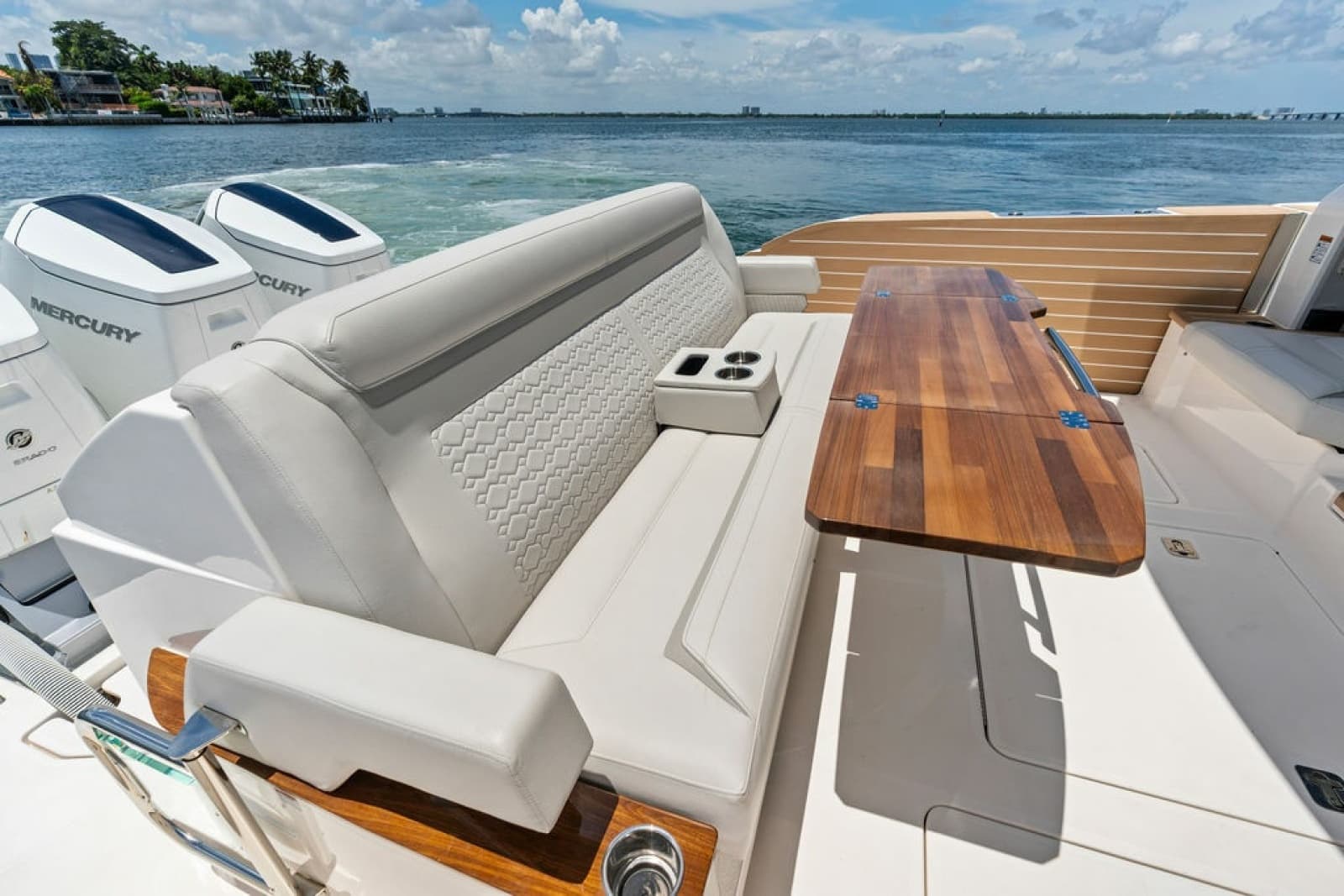 2024 Tiara Yachts 48 LE - Photo 30