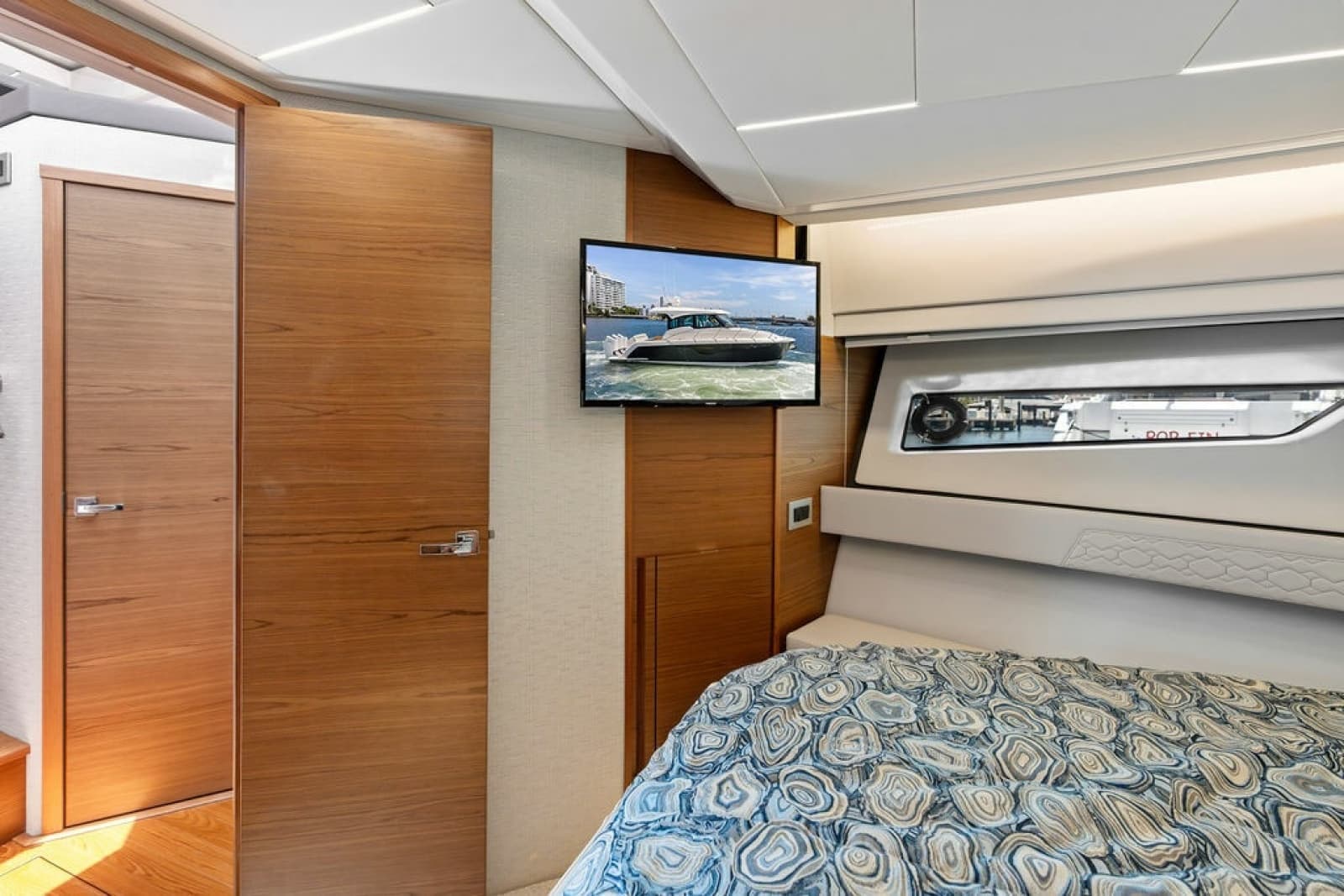 2024 Tiara Yachts 48 LE - Photo 52