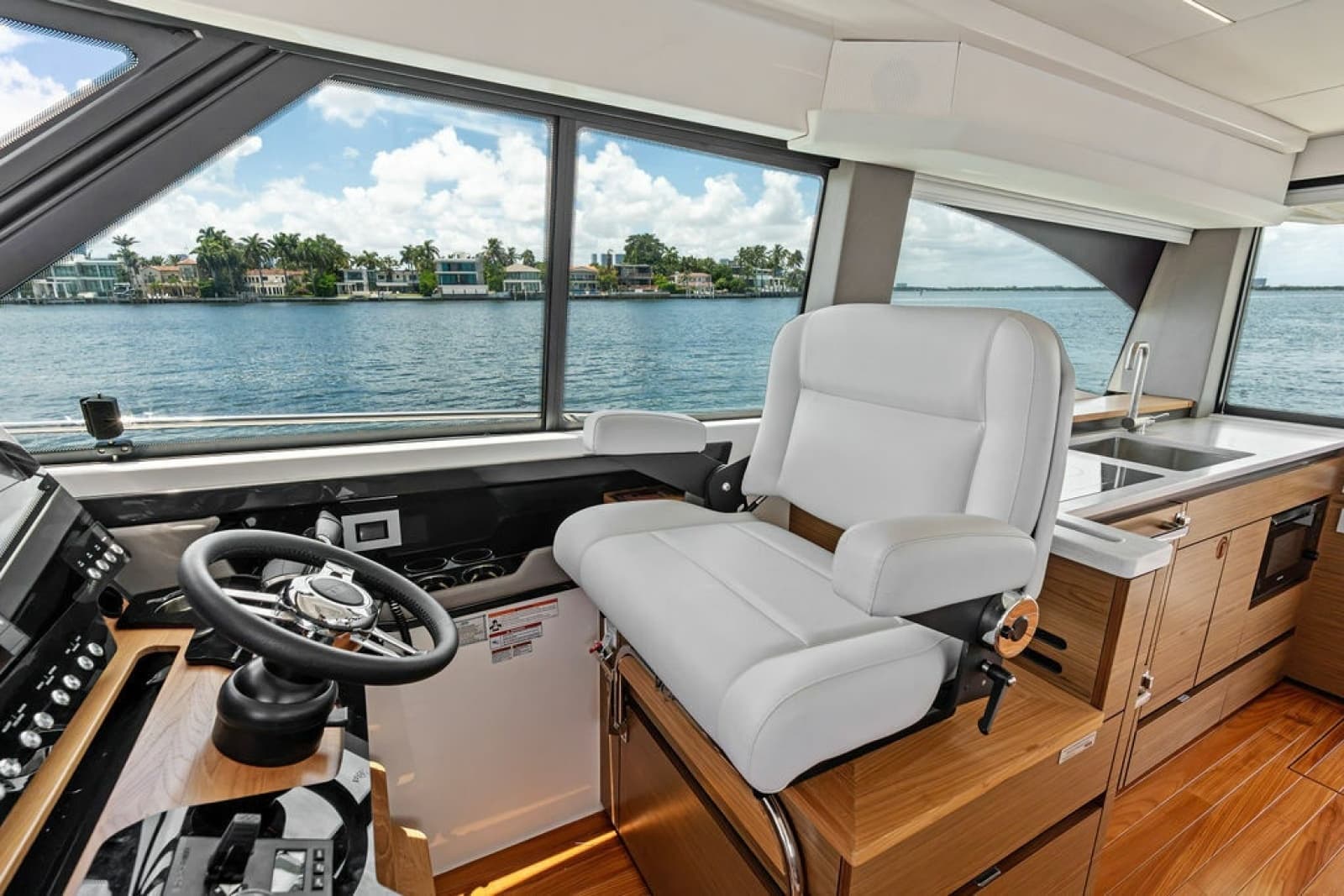 2024 Tiara Yachts 48 LE - Photo 46