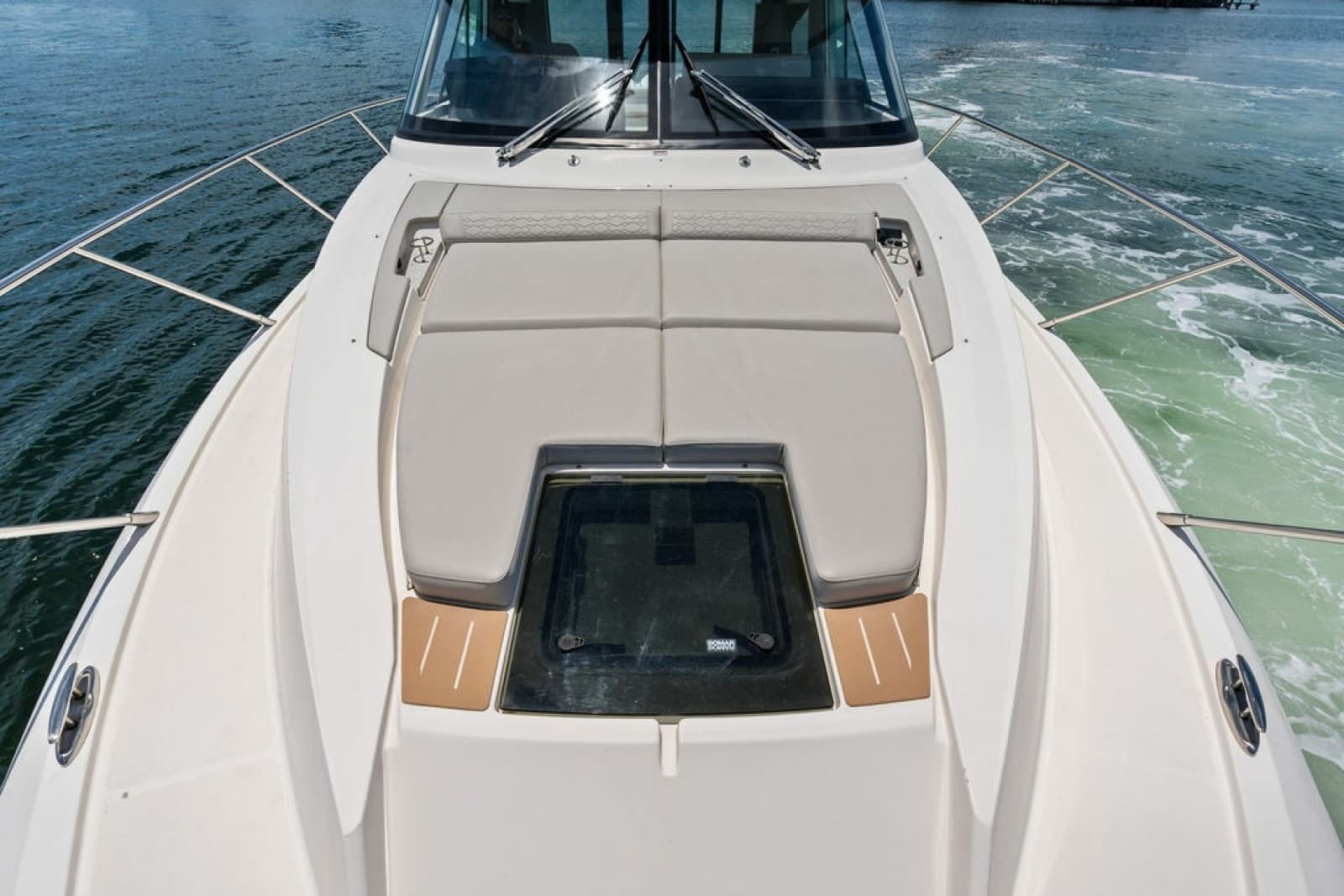 2024 Tiara Yachts 48 LE - Photo 19