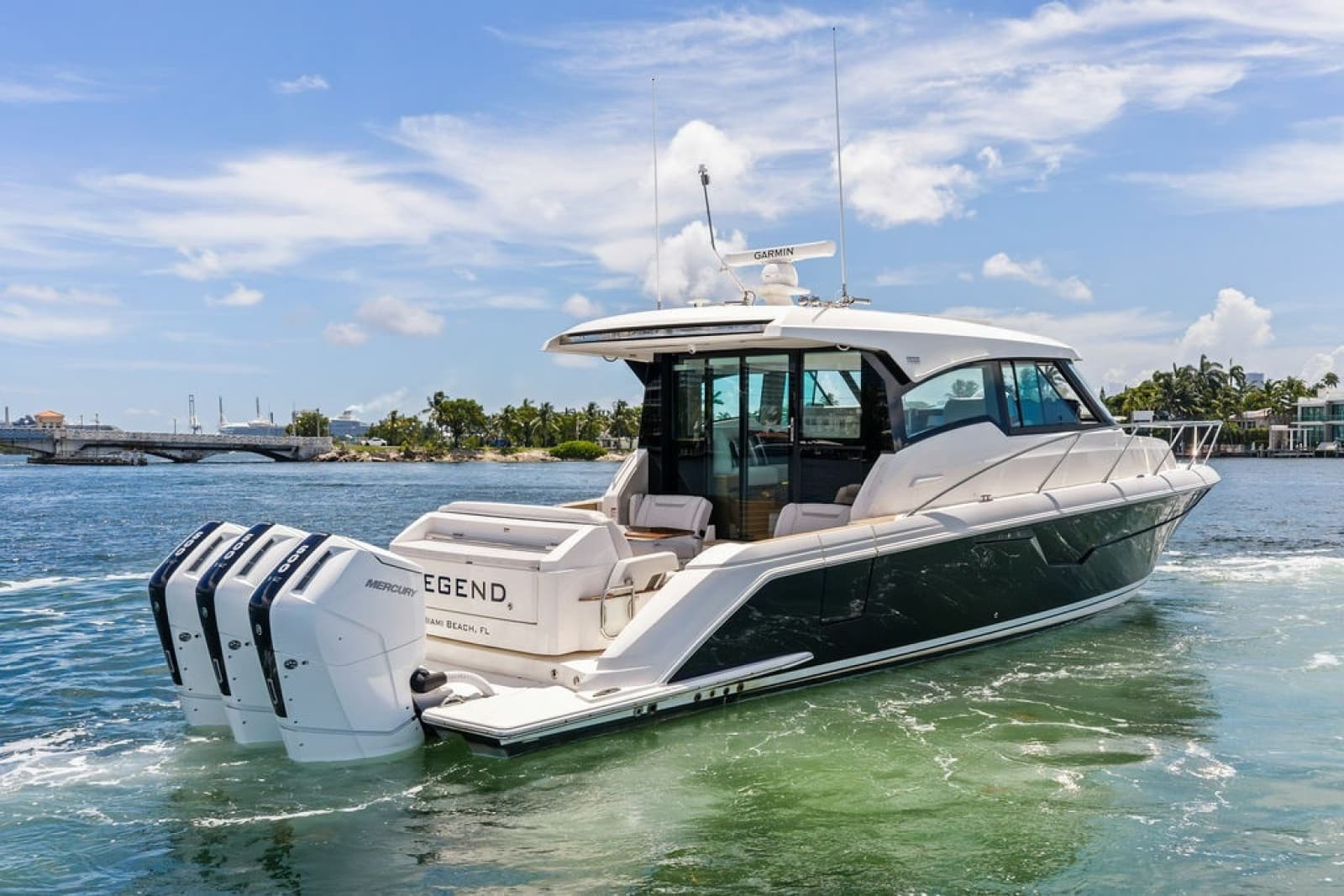 2024 Tiara Yachts 48 LE - Photo 8
