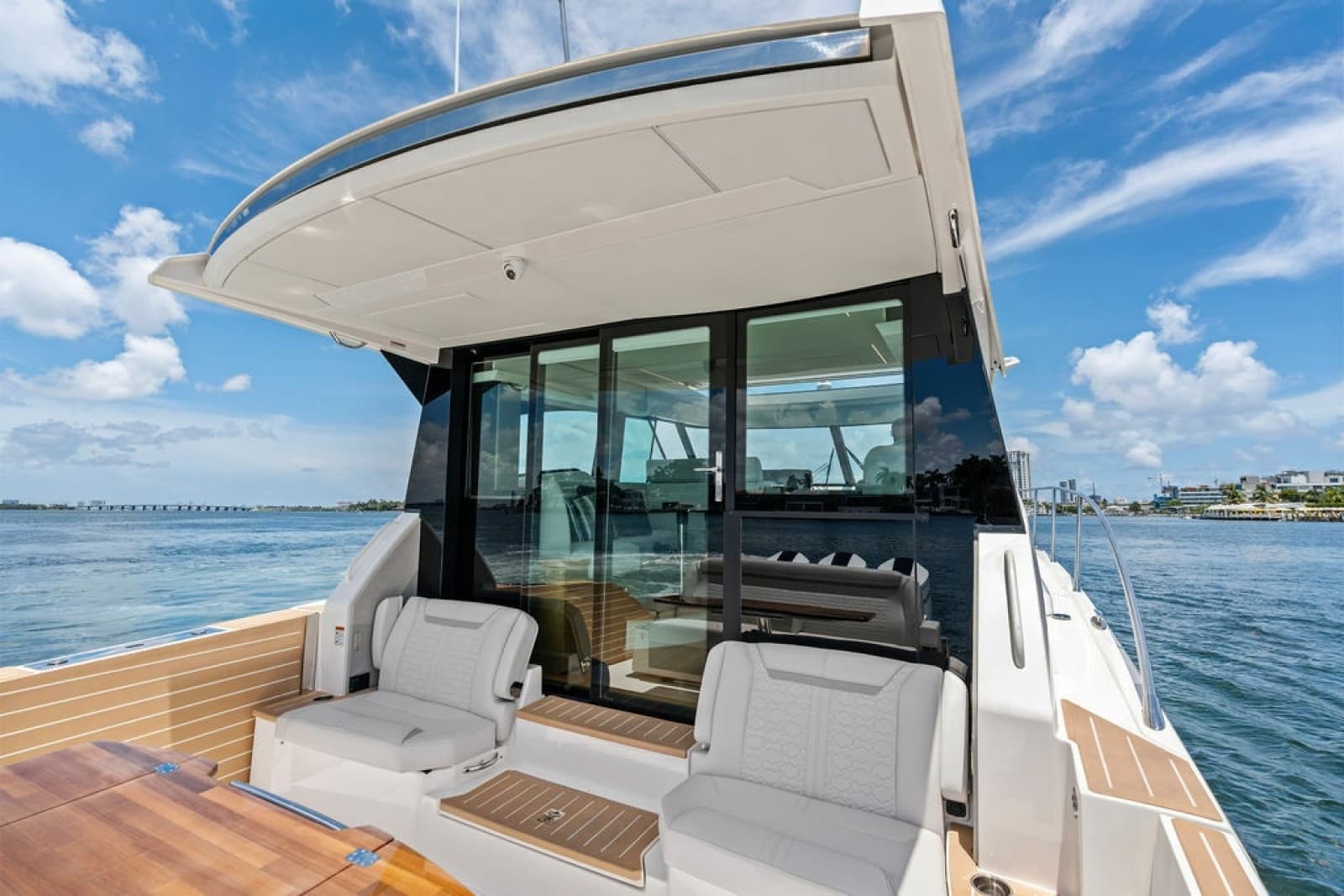2024 Tiara Yachts 48 LE - Photo 33