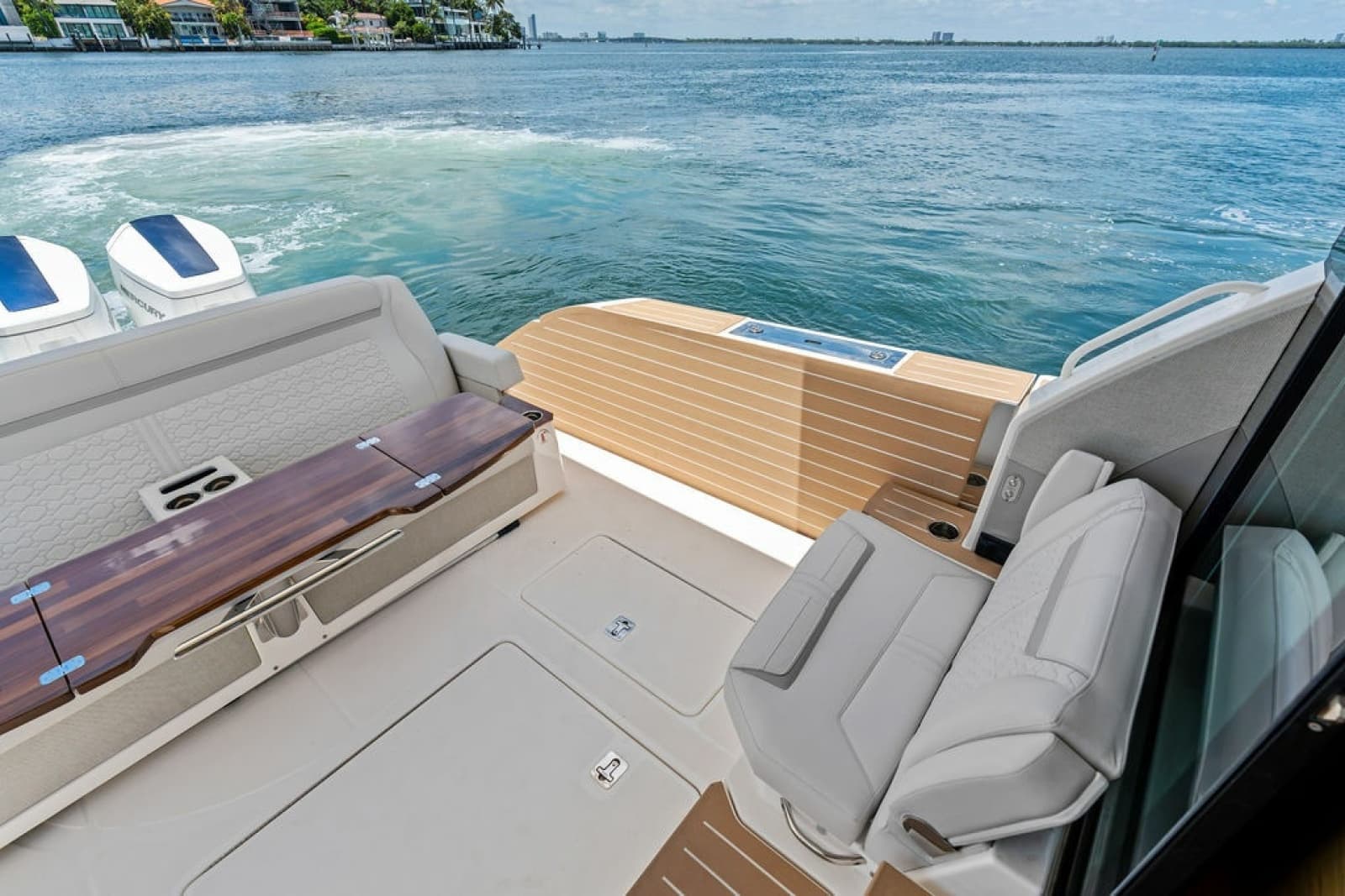 2024 Tiara Yachts 48 LE - Photo 29