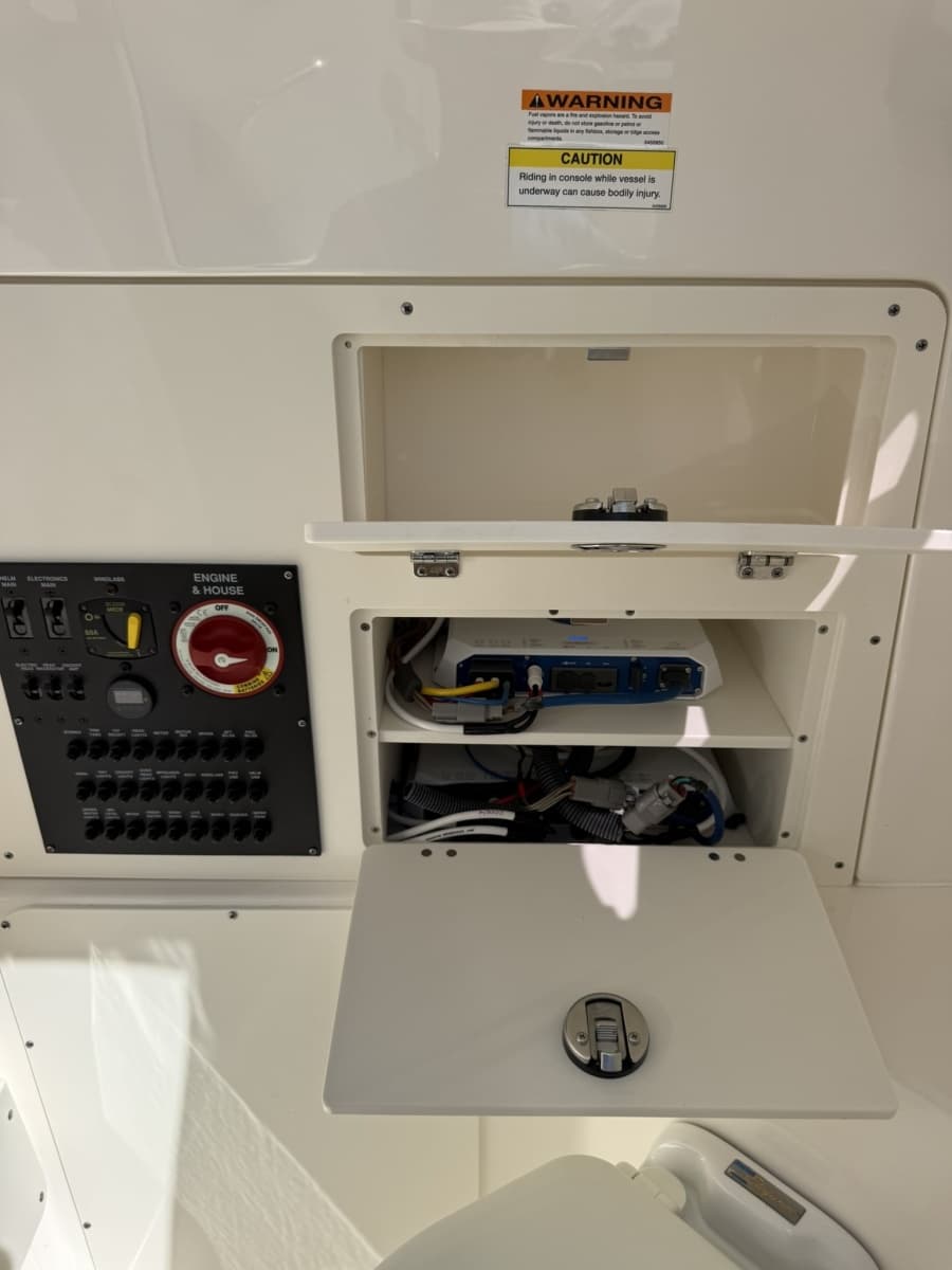 2023 Pursuit S248 - Photo 28