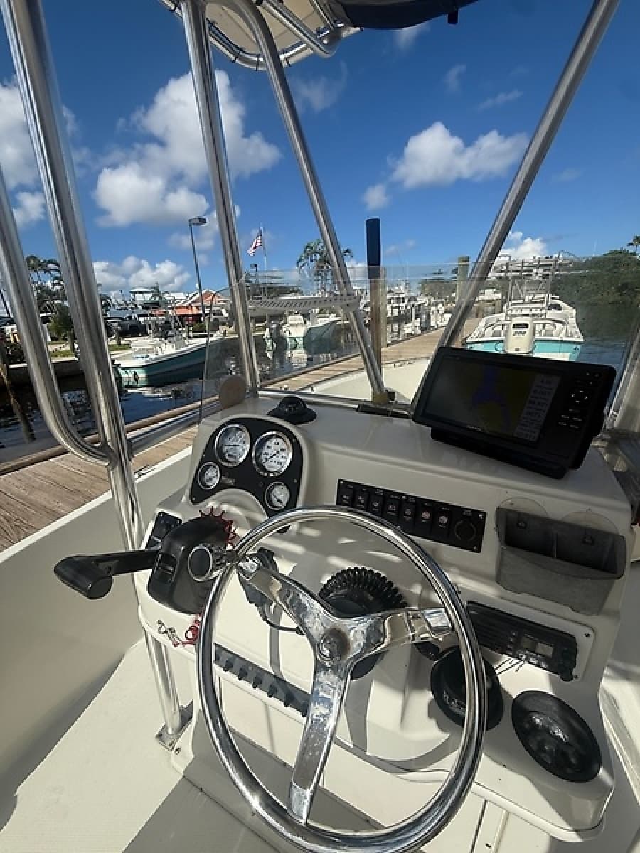 2005 Sailfish 206 CC - Photo 9