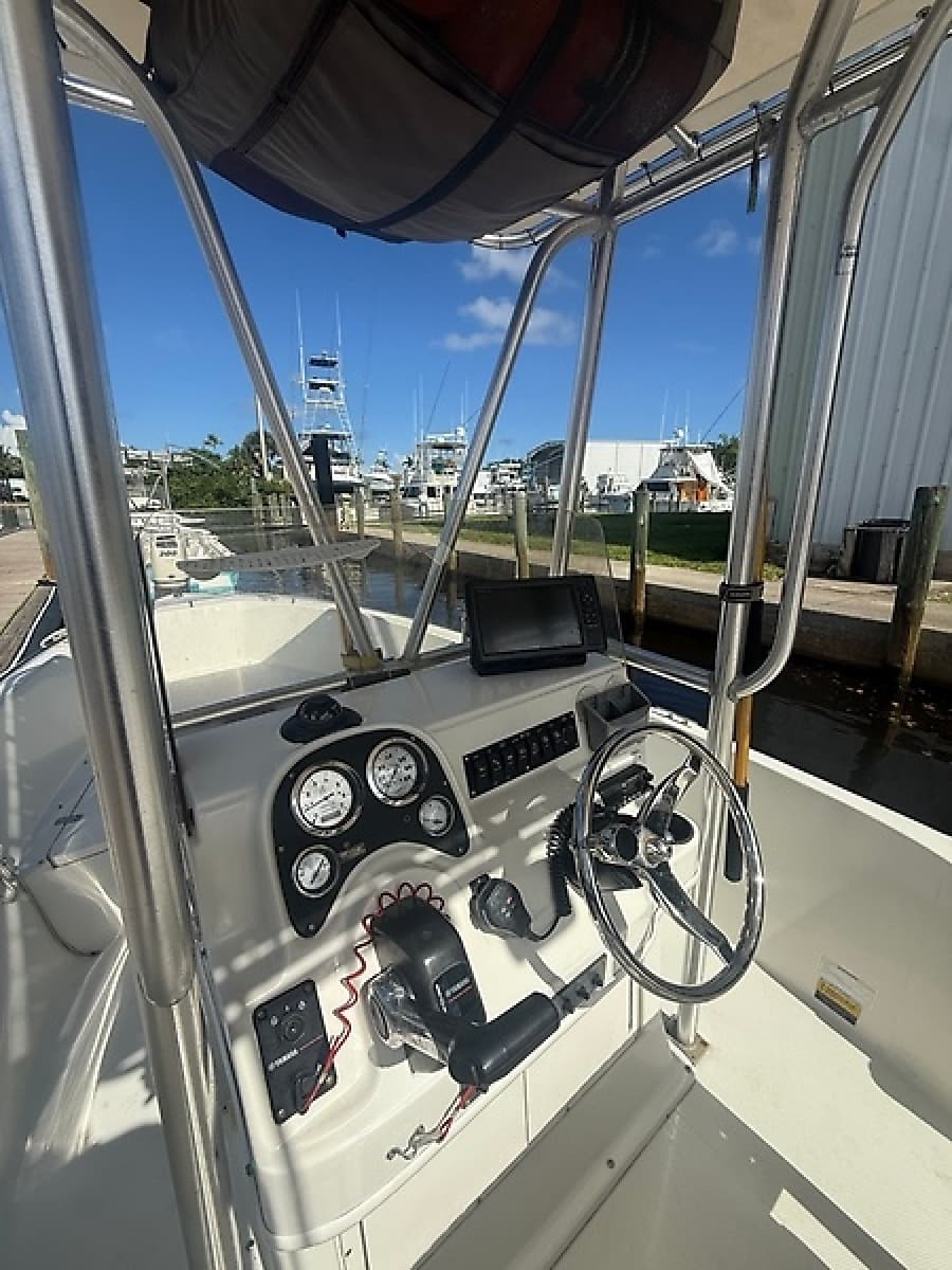 2005 Sailfish 206 CC - Photo 10