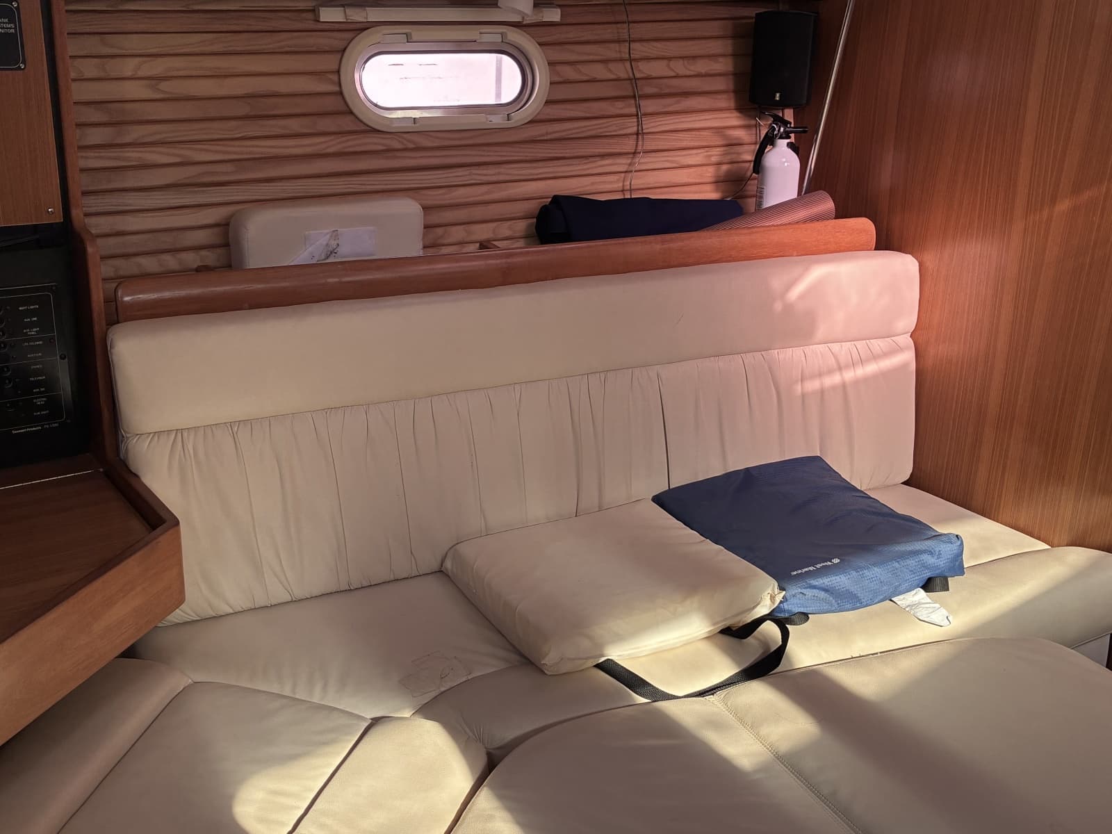 2008 Catalina 350 mkII - Photo 15
