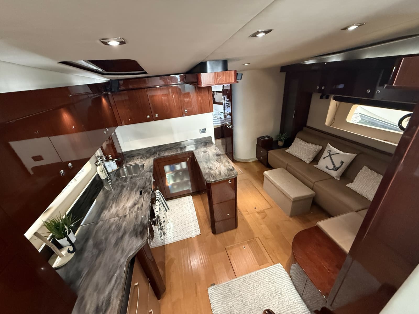 2013 Sea Ray 580 Sundancer - Photo 20
