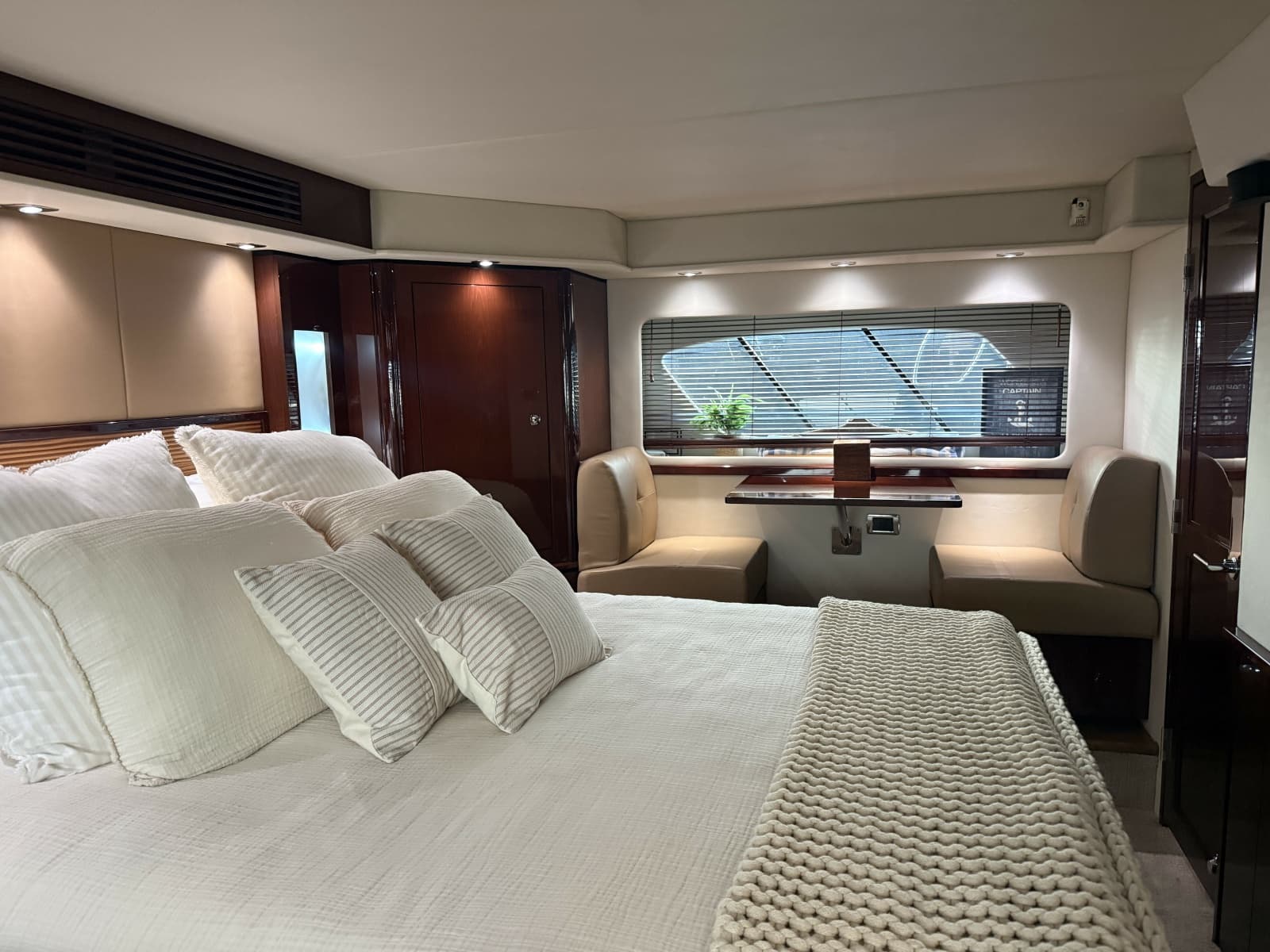 2013 Sea Ray 580 Sundancer - Photo 33