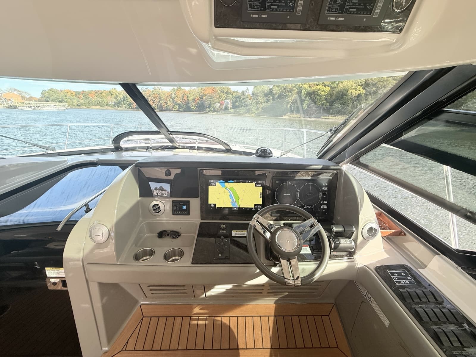 2013 Sea Ray 580 Sundancer - Photo 16