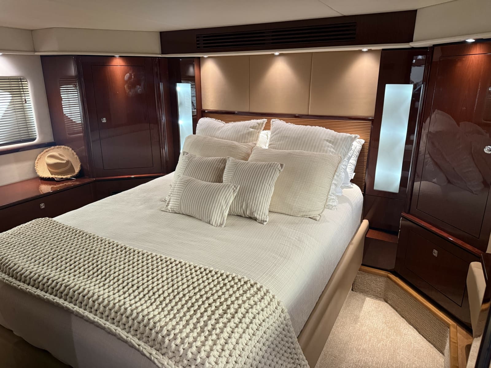 2013 Sea Ray 580 Sundancer - Photo 31