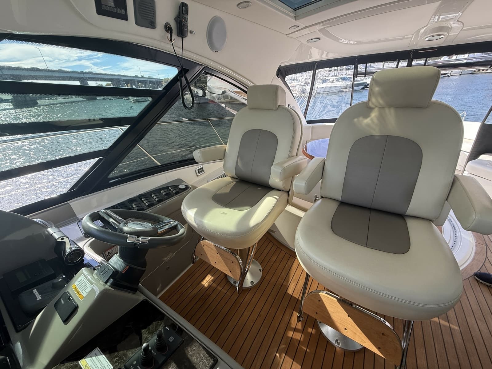 2013 Sea Ray 580 Sundancer - Photo 15