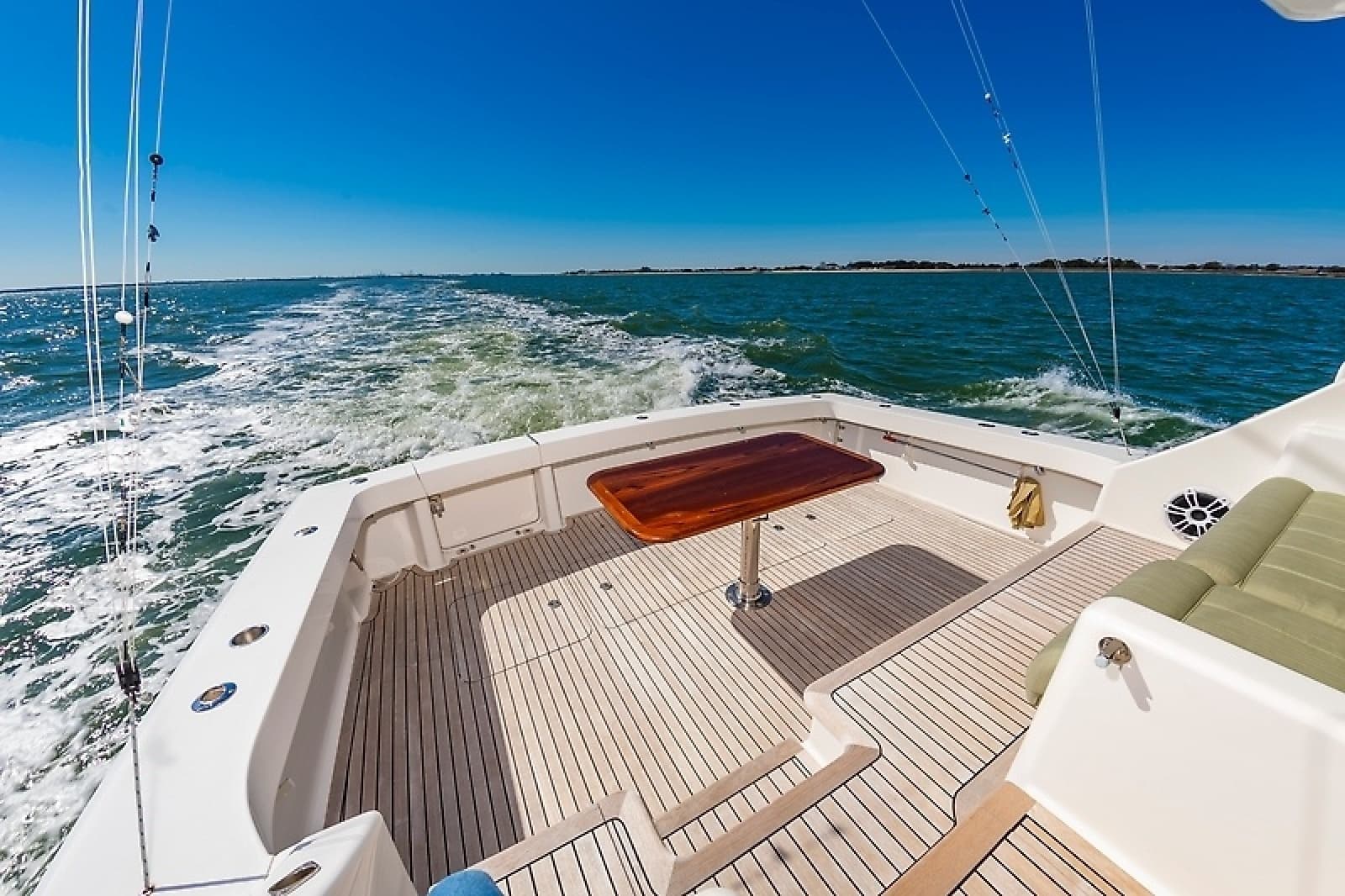 2010 Viking 52 Sport Coupe - Photo 11