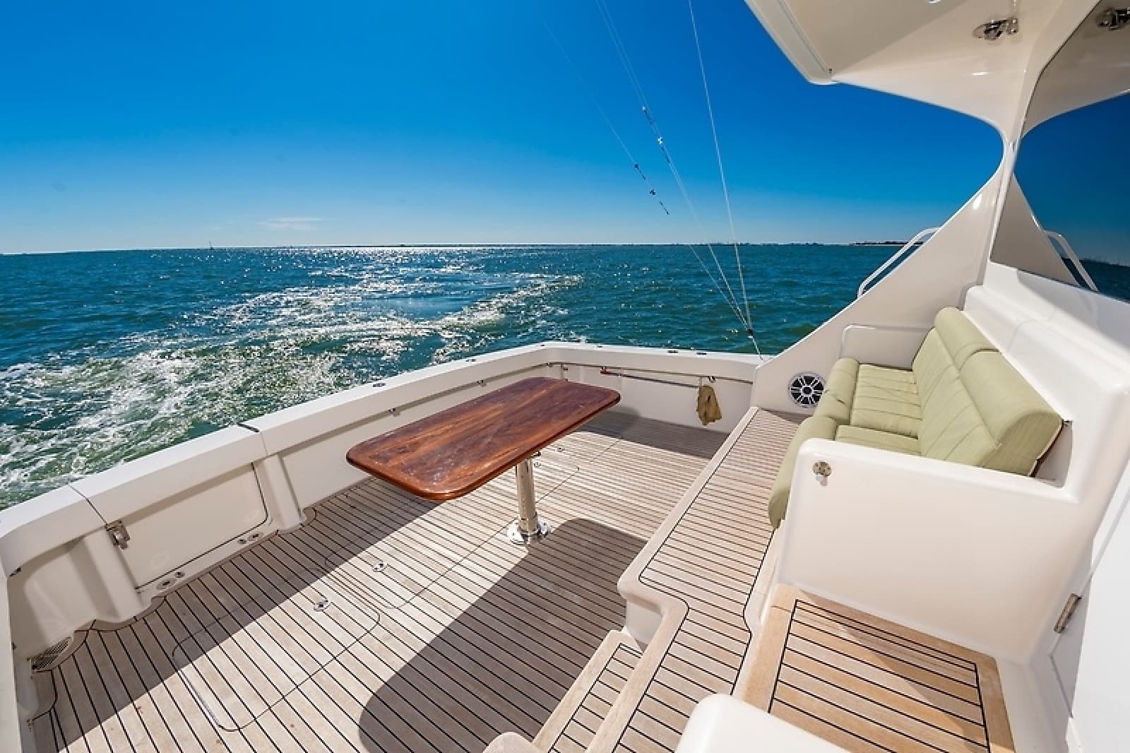 2010 Viking 52 Sport Coupe - Photo 15
