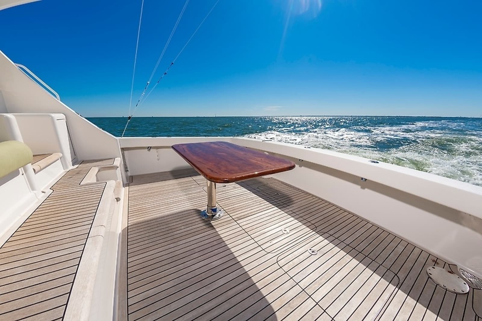 2010 Viking 52 Sport Coupe - Photo 14