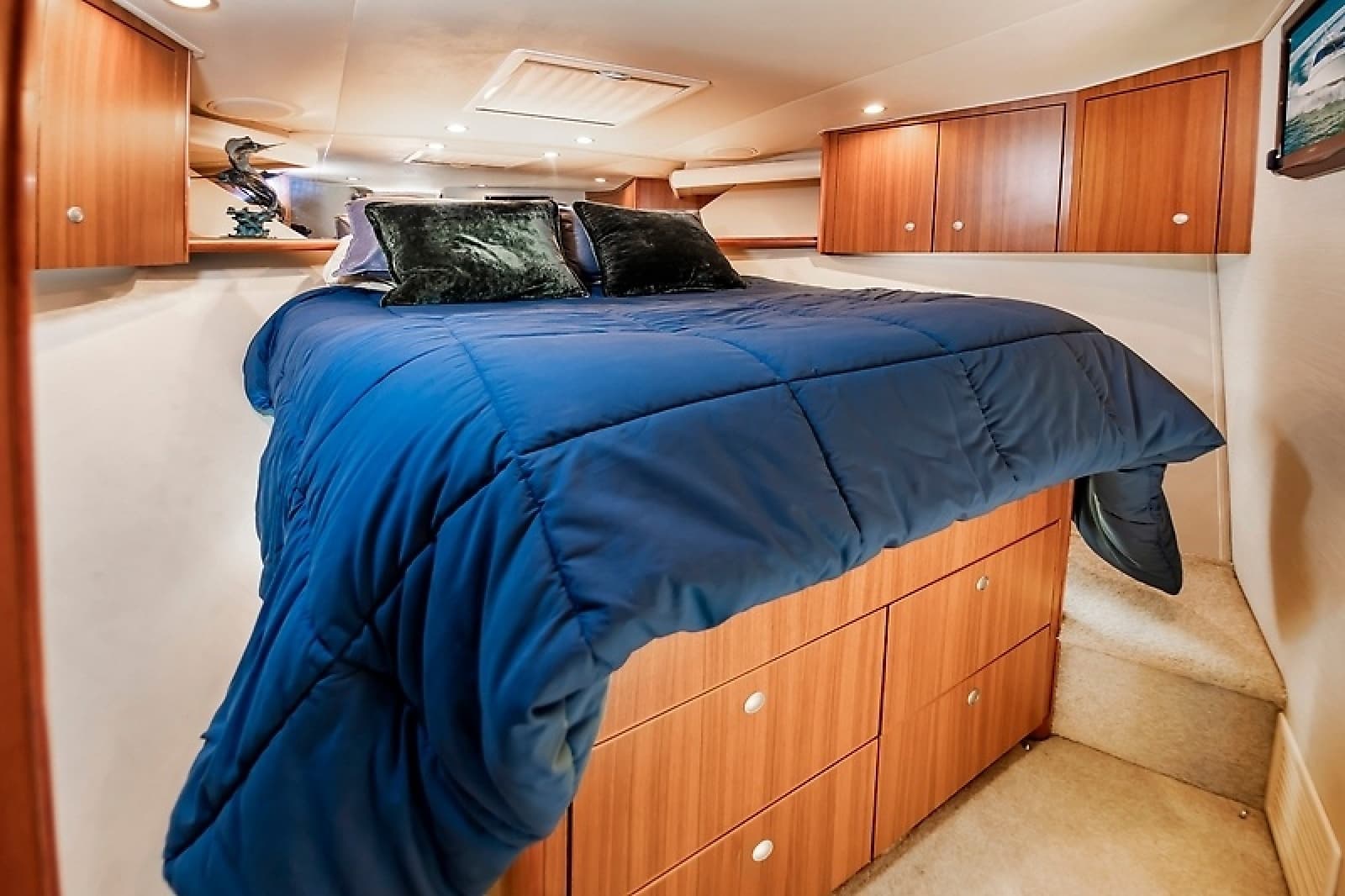 2010 Viking 52 Sport Coupe - Photo 37