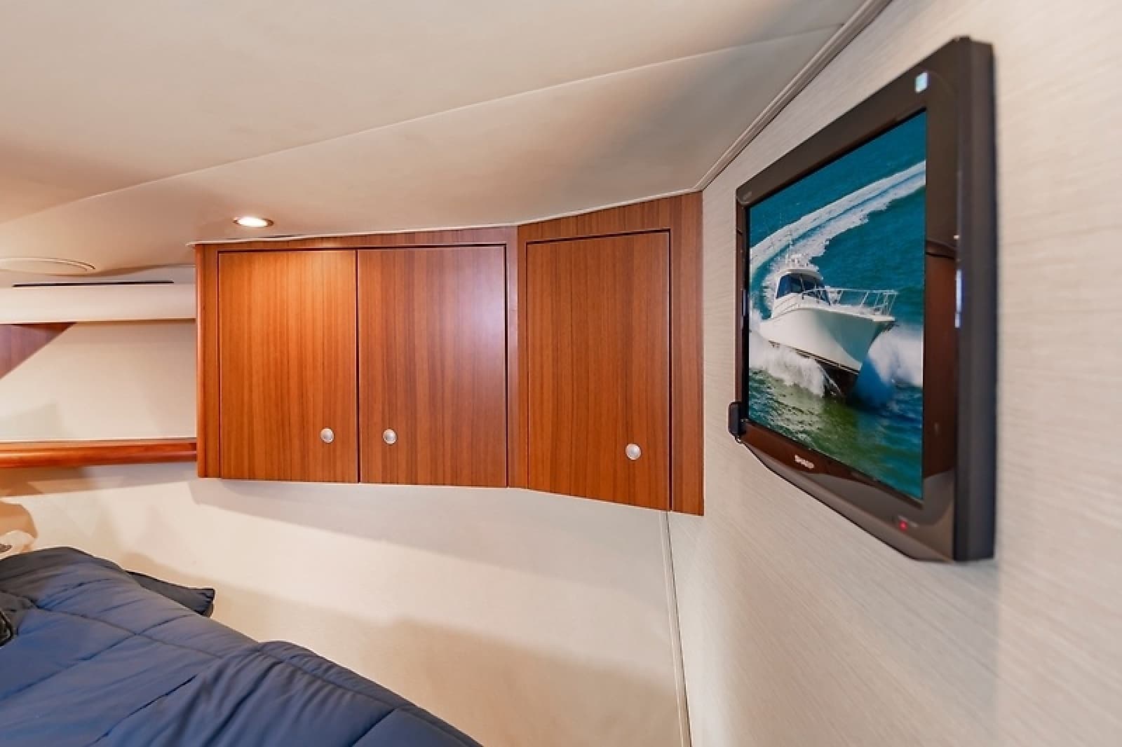 2010 Viking 52 Sport Coupe - Photo 38