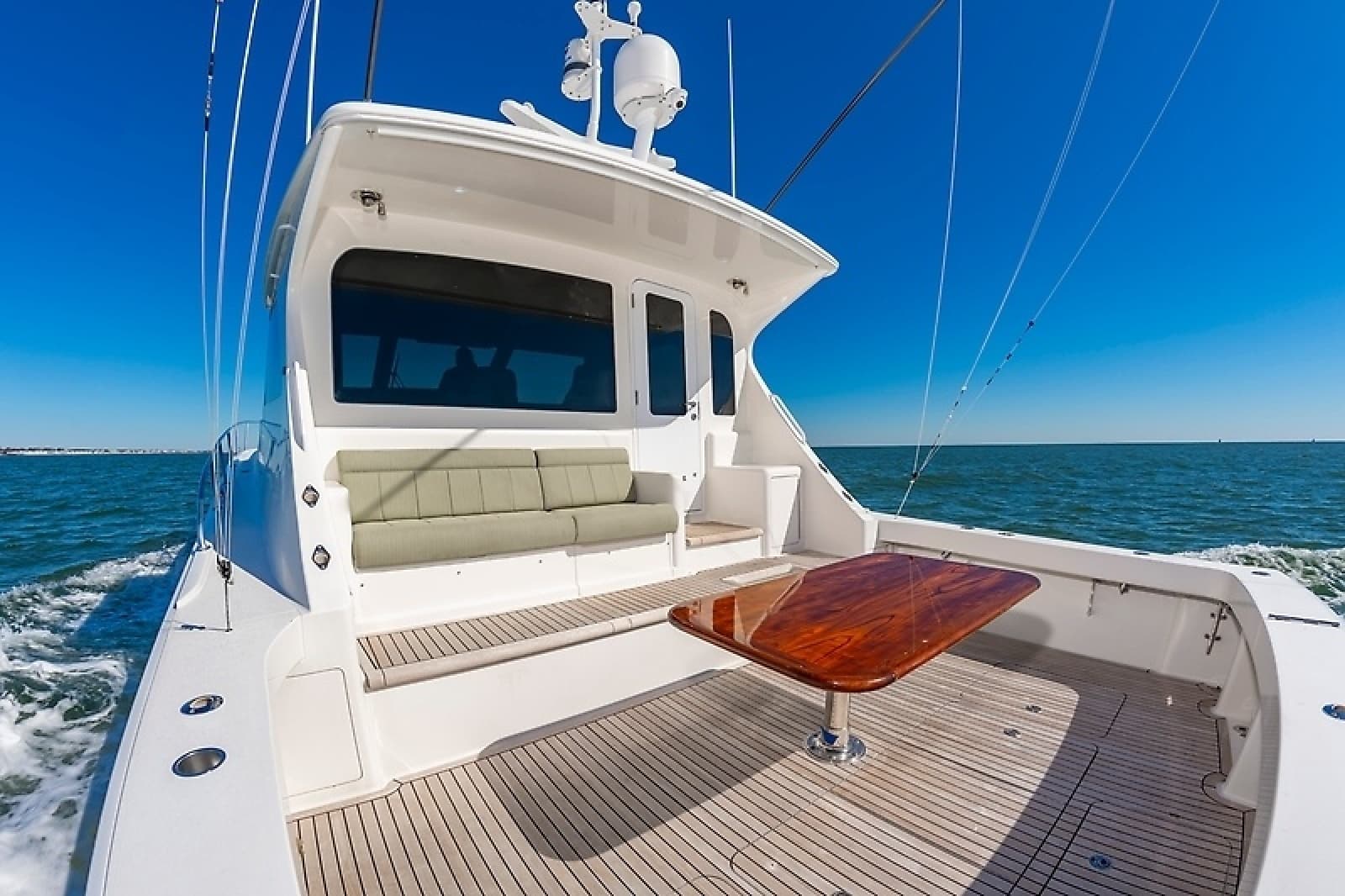 2010 Viking 52 Sport Coupe - Photo 12