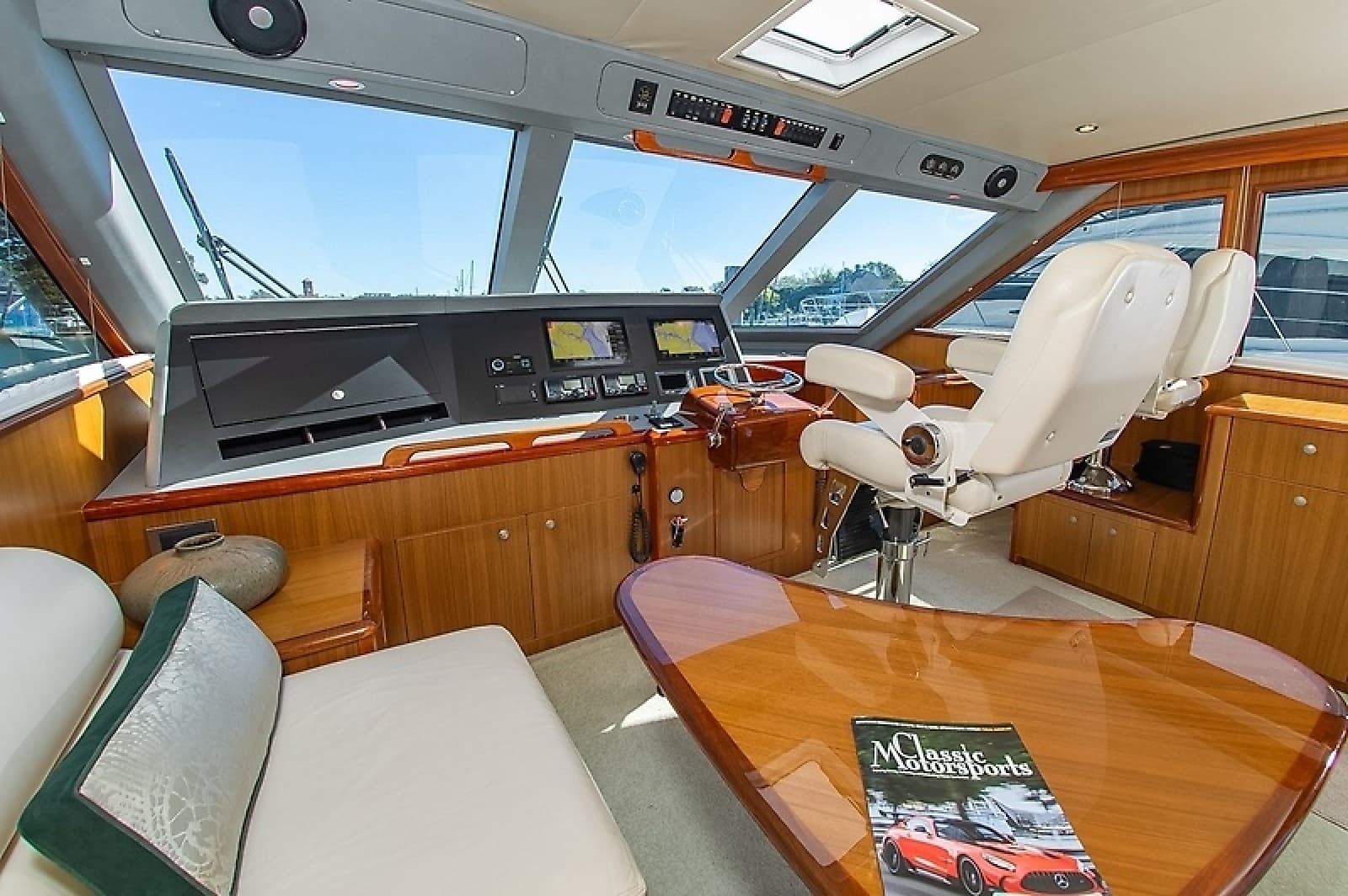 2010 Viking 52 Sport Coupe - Photo 22