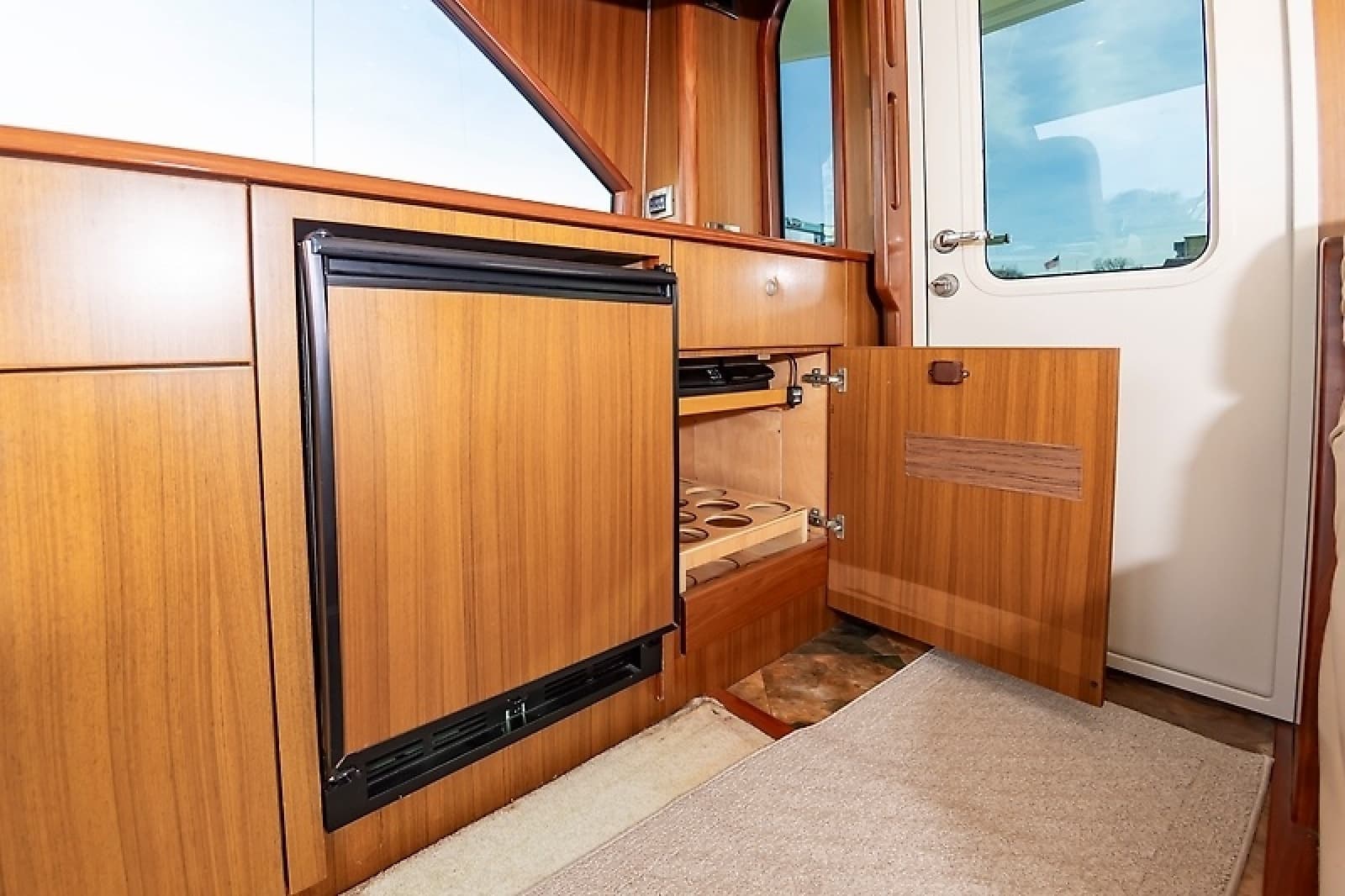 2010 Viking 52 Sport Coupe - Photo 24