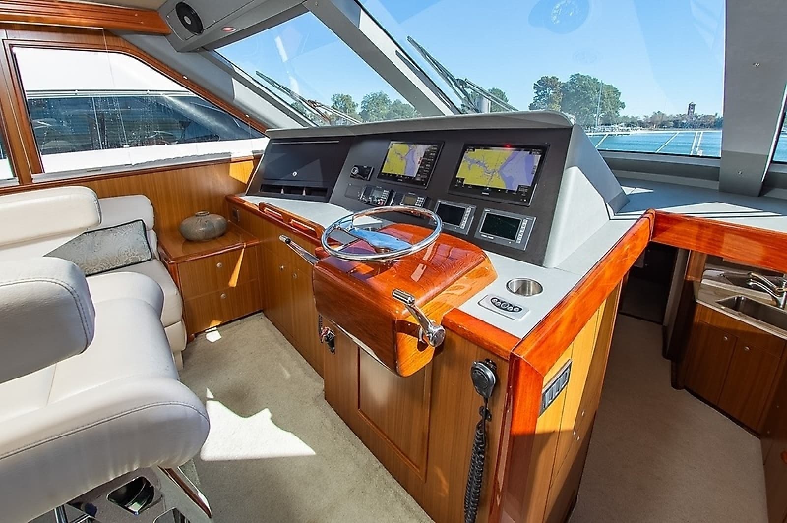 2010 Viking 52 Sport Coupe - Photo 20
