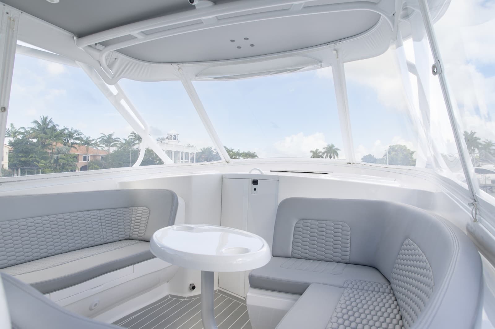 2021 Intrepid 409 Valor - Photo 2