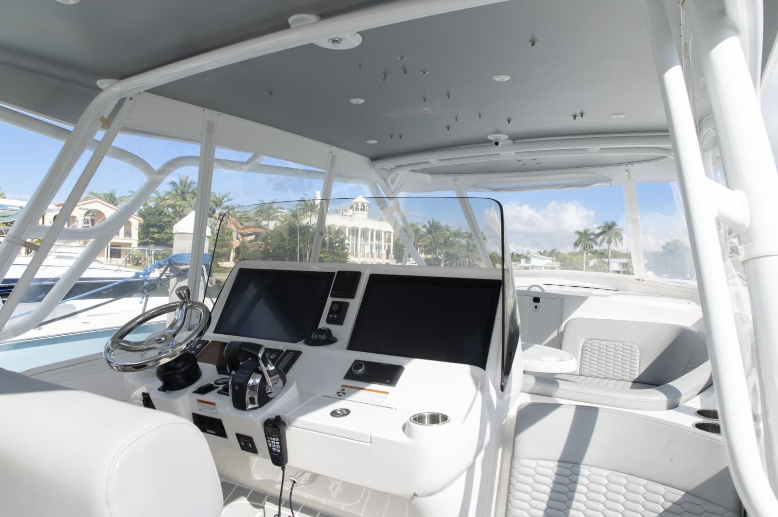 2021 Intrepid 409 Valor - Photo 3