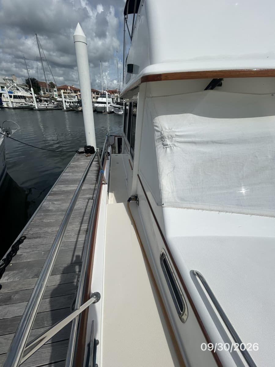 2005 Sabre Flybridge - Photo 12