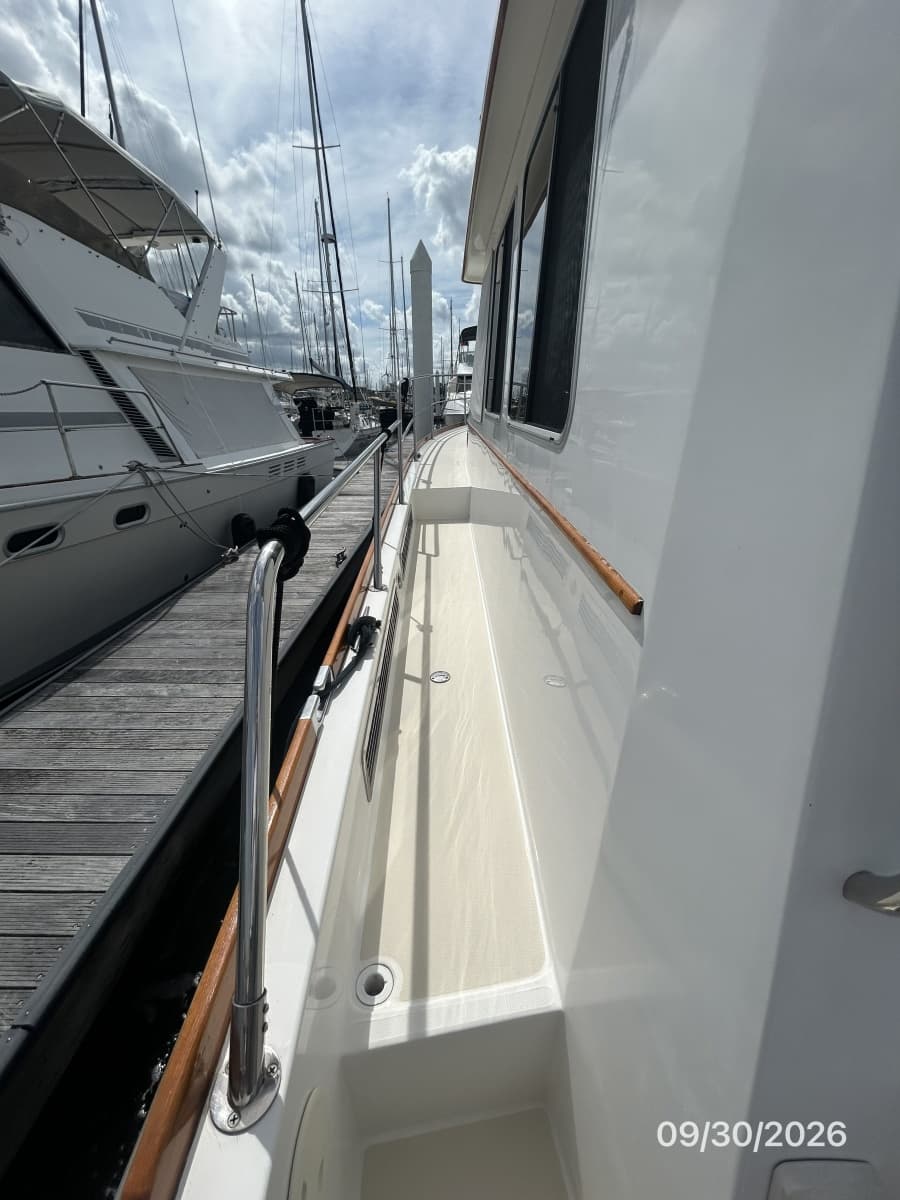 2005 Sabre Flybridge - Photo 9