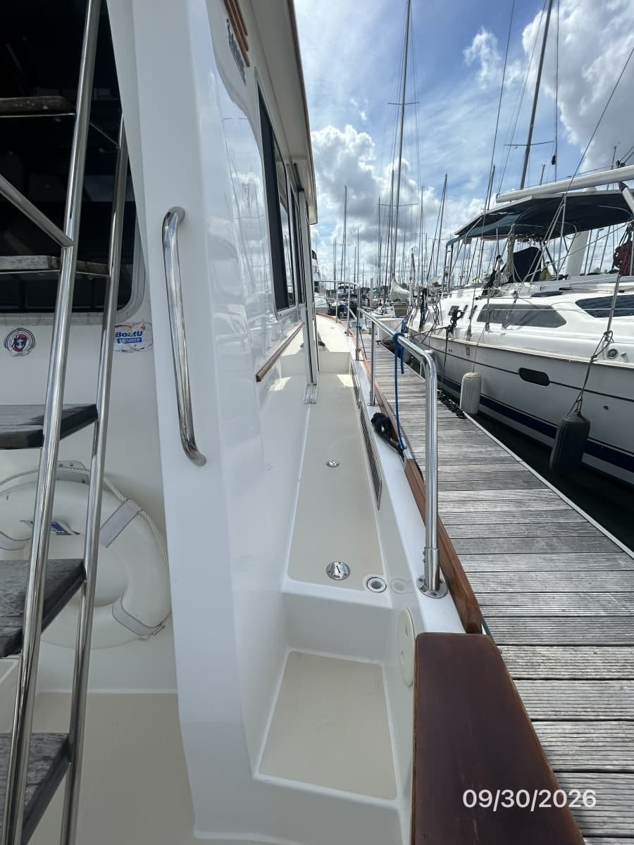 2005 Sabre Flybridge - Photo 11