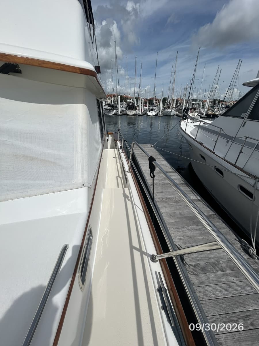 2005 Sabre Flybridge - Photo 10