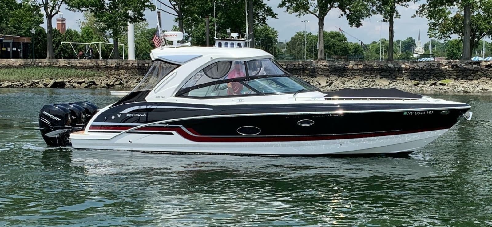 2021 Formula 350 Crossover Bowrider OB - Photo 1