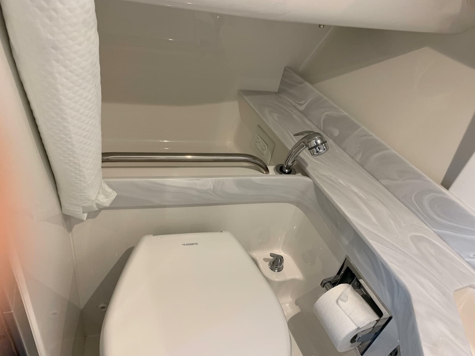 2021 Formula 350 Crossover Bowrider OB - Photo 20